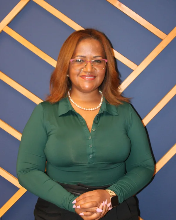 Evelyn Mateo, Paralegal Senior de Bienes Raíces de Melgar Law Firm