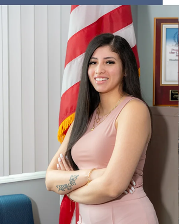 Niurka, paralegal de lesiones personales e inmigración de Melgar Law Firm